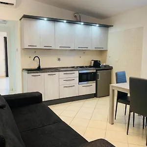 Apartment The House Fiera Di Roma Aeroporto Fiumicino, Ponte Galeria